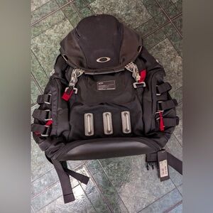 OAKLEY KITCHEN SINK BACKPACK Stealth Black Tactical Field Gear Pack NWT